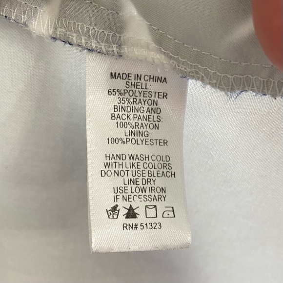 1. State blue & white leaf print top M - Picture 8 of 8